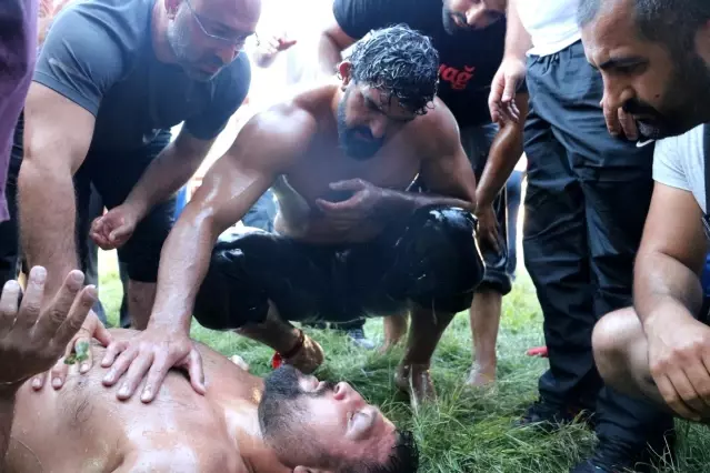Kırkpınar'da korkutan anlar! Başpehlivan Recep Kara hastaneye kaldırıldı Kırkpınar'da korkutan anlar! Başpehlivan Recep Kara hastaneye kaldırıldı