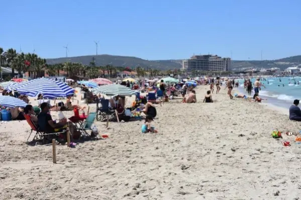 ÇEŞME'DE HAFTA SONU YOĞUNLUĞU