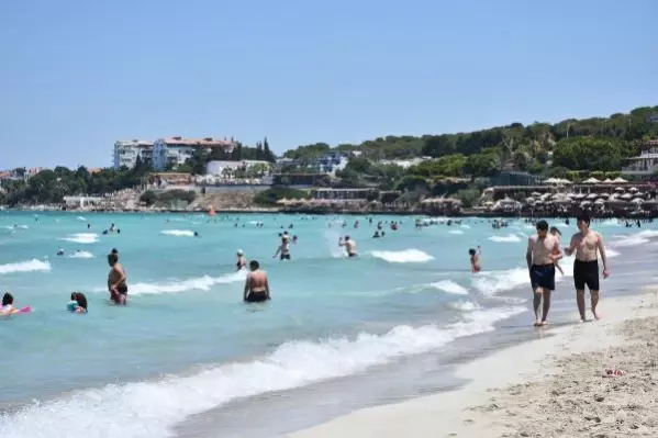 ÇEŞME'DE HAFTA SONU YOĞUNLUĞU