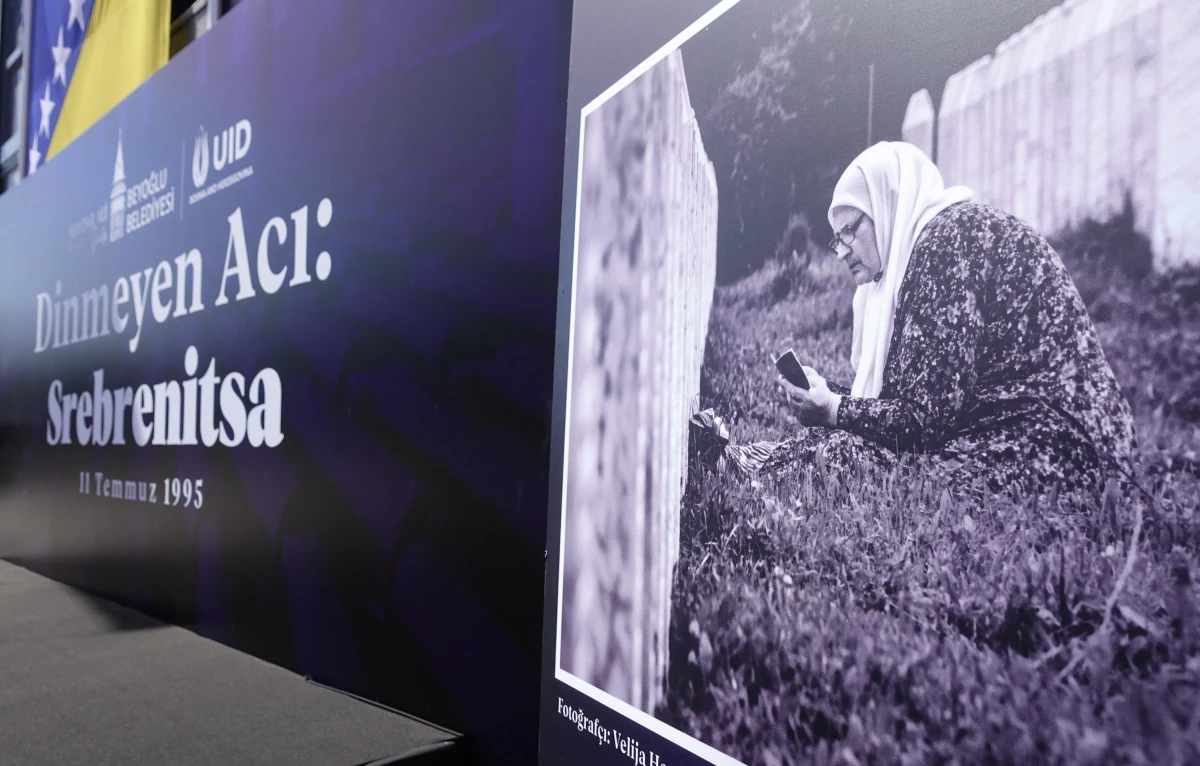 "Dinmeyen Acı: Srebrenitsa" sergisi, Hasköy Kültür ve Gösteri Merkezi\'nde ziyarete açıldı