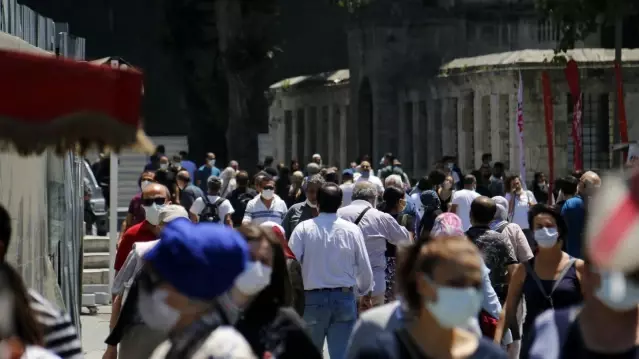 Eminönü'nde yoğunluk havadan görüntülendi