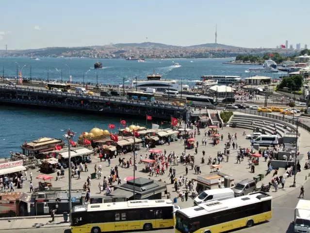 Eminönü'nde yoğunluk havadan görüntülendi