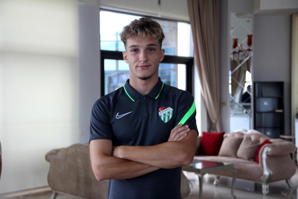 Eren Güler: "Bursaspor armasına yakışır mücadelemizi vereceğiz"