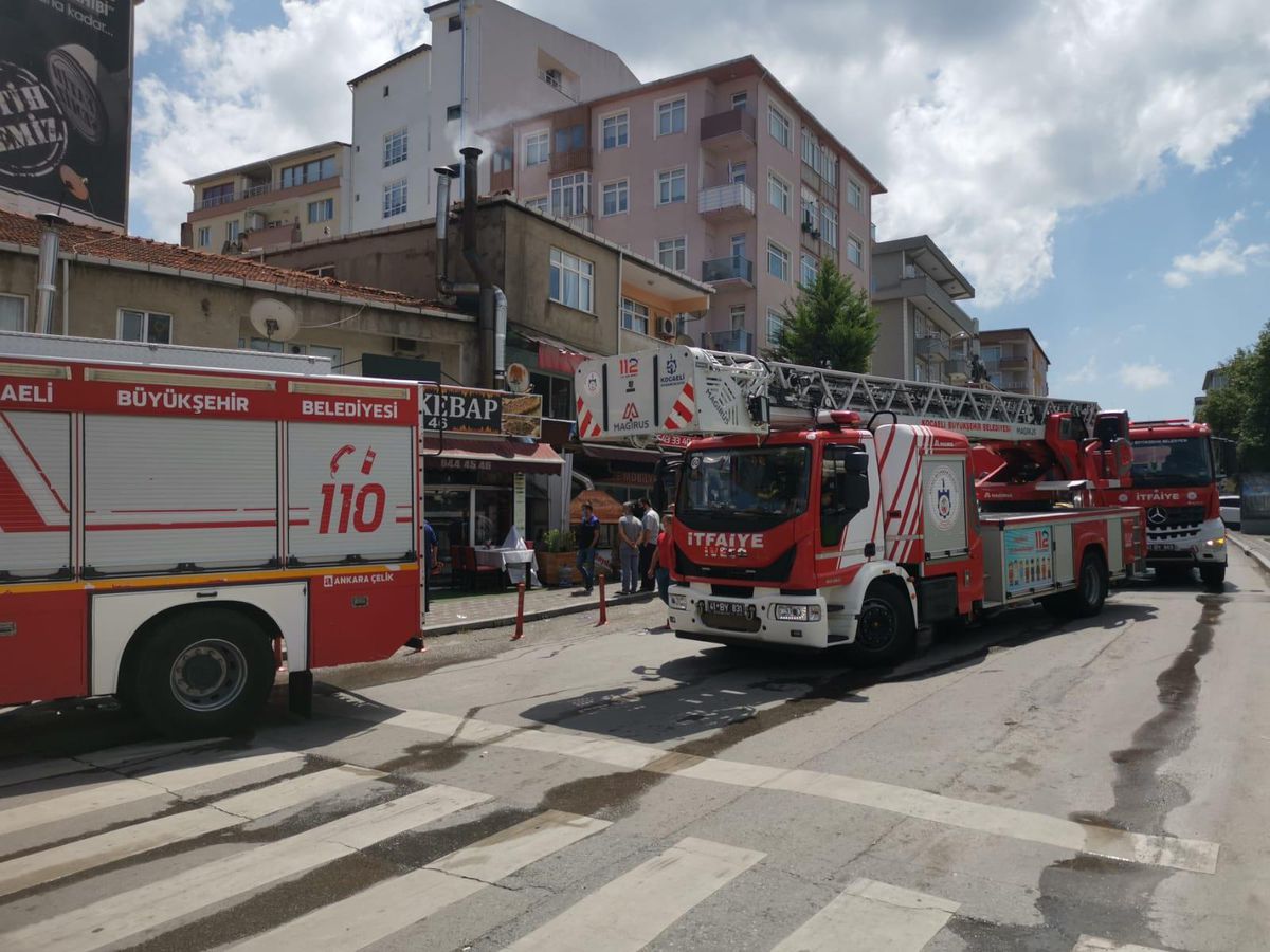 Son dakika gündem: Gebze\'de kebap restoranında çıkan yangın söndürüldü