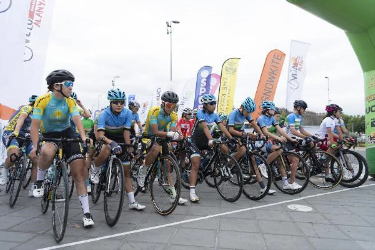 Kadın sporcular, 107 kilometre pedal çevirdi