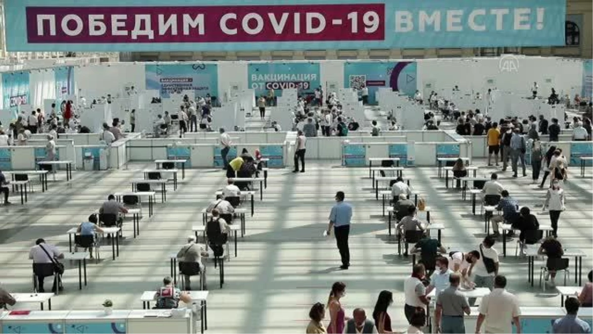 Rusya\'da Kovid-19\'a karşı aşılama sürecinin hızlandırılması için toplu aşılama merkezleri açılıyor