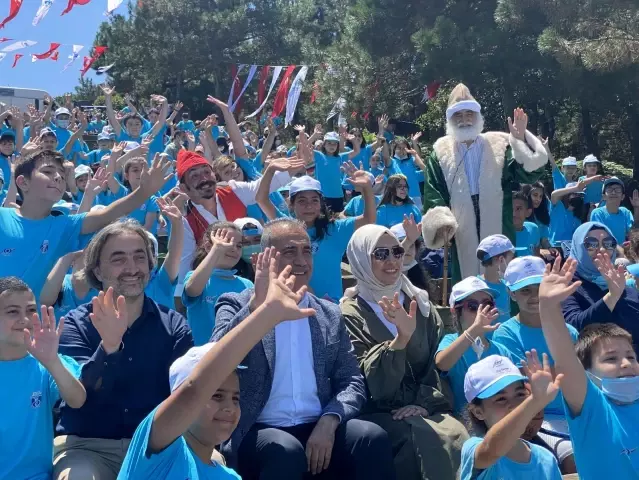 Sultangazi'de mezuniyet coşkusu