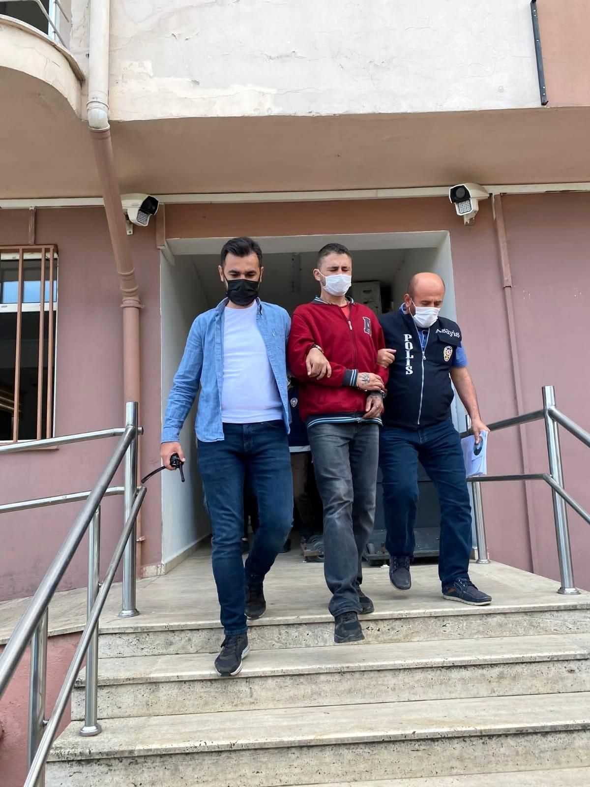 Şüpheli şahsın üzerinden uyuşturucu çıktı