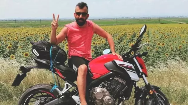 Tatil için yola çıkan motosikletli genç, korkunç kazada can verdi