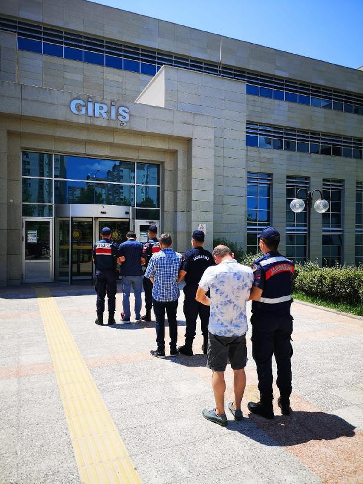 Ankara\'da marketleri soyan 3 şüpheliyi JASAT yakaladı