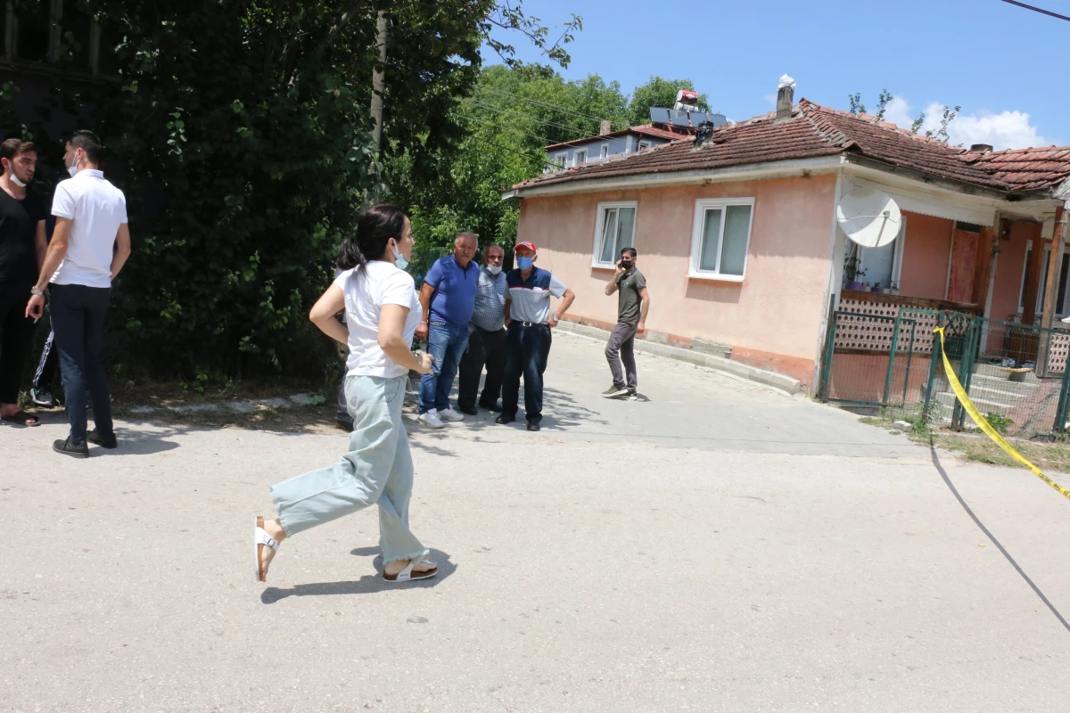 Bolu\'da komşusunu öldüren, eşini yaralayan zanlı tutuklandı