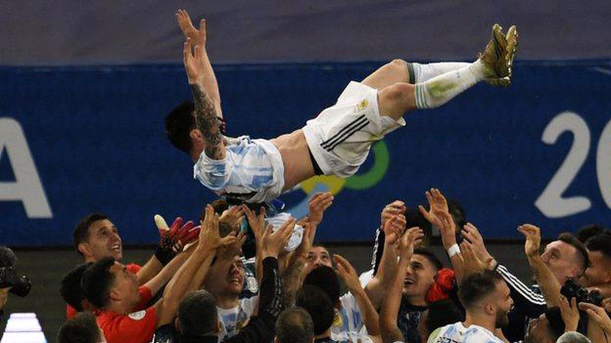 Copa America\'da zafer Arjantin\'in: Messi ilk büyük uluslararası kupasını kazandı
