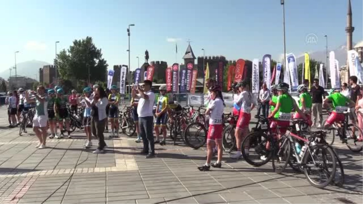 Erciyes 2021 Yol Bisikleti Yarışları sürüyor
