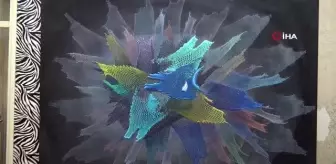 İlhamını voleybol filesinden aldı, resimlerini ağlarla süslüyor