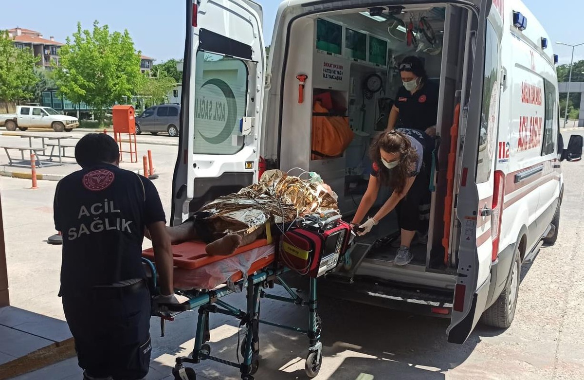 Kocaeli\'de boğulma tehlikesi geçiren kişiyi cankurtaranlar kurtardı