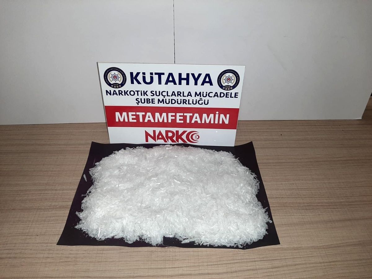 Kütahya\'da bir araçta 500 gram metamfetamin ele geçirildi
