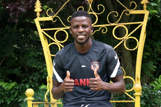 (Özel haber)Papy Djilobodji: Santrfor bile oynarım 