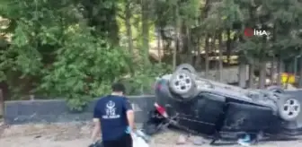 Takla atan otomobil yol kenarına devrildi: 3 yaralı