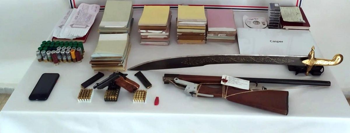 Çilekçileri haraca bağlamışlardı, 3\'ü tutuklandı