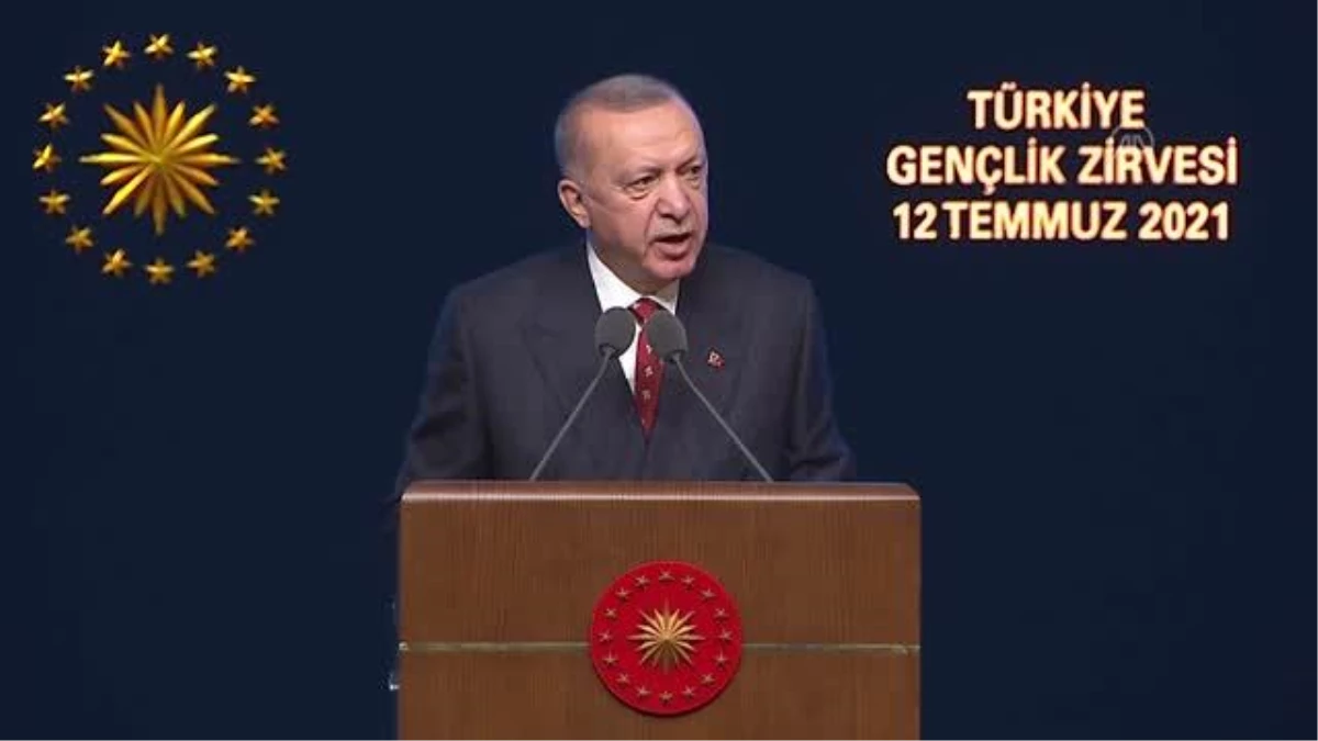 Cumhurbaşkanı Erdoğan: "Gençlerle ilgili konuşan, yazan, politika üreten hiç kimsenin gençlerimizi hafife almaya hakkı yoktur"