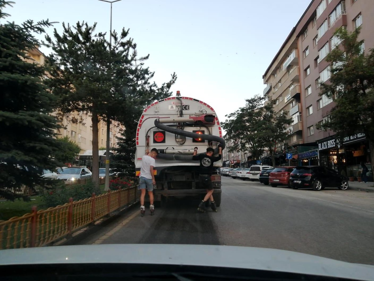Erzurum\'da patencilerin tehlikeli yolculuğu