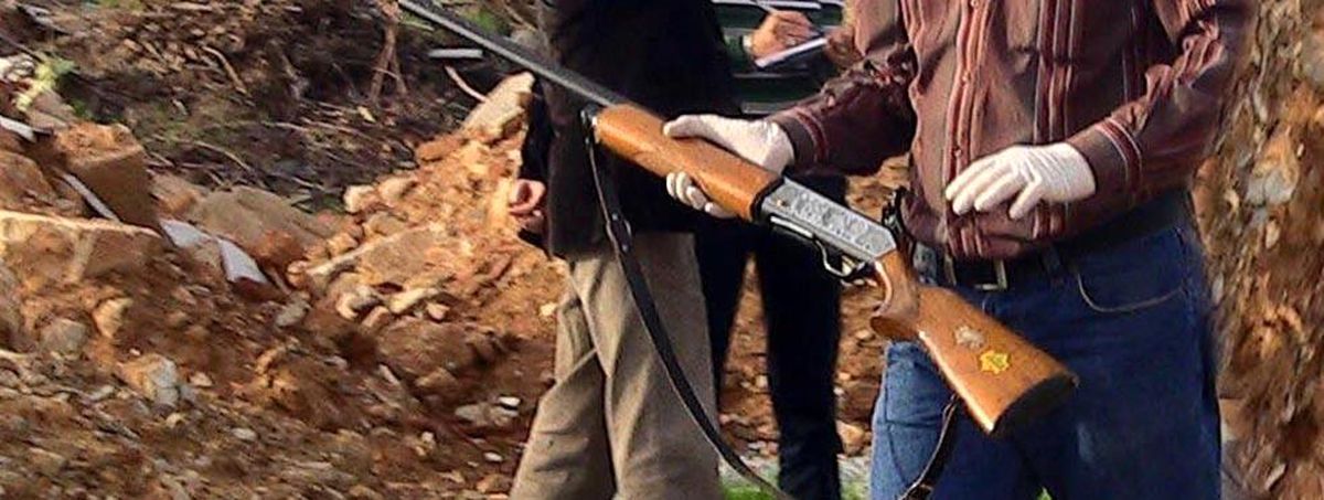 Evinin bahçesinde tüfekle vurulmuş halde bulundu