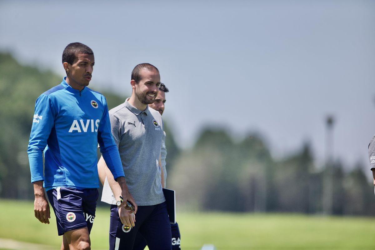 Fenerbahçe Beko\'da Ekrem Sancaklı ve İsmail Karabilen\'in sözleşmesi uzatıldı