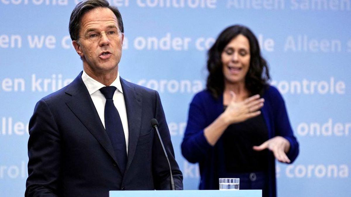 Hollanda\'da vaka sayıları günlük 10 bini geçti, Başbakan Rutte erken gevşeme için halktan özür diledi