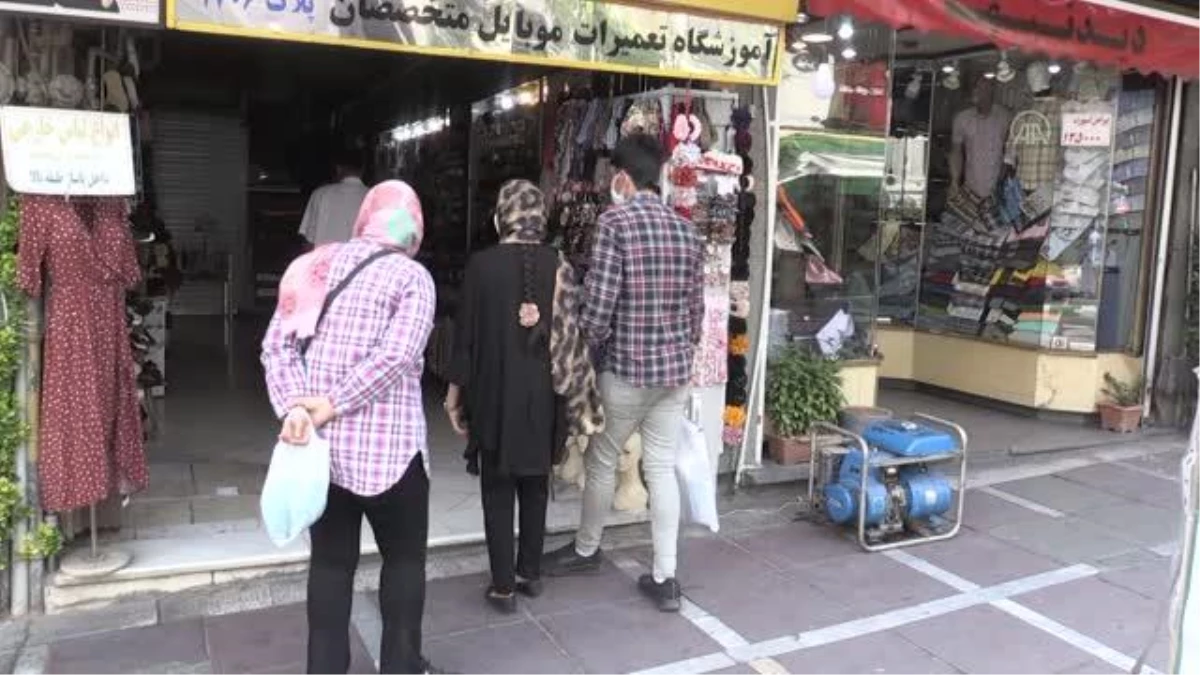 İran\'da halk elektrik kesintilerine çözüm bulunmasını istiyor