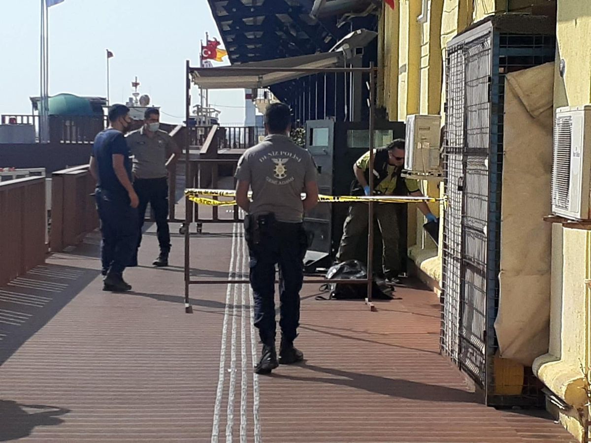 İzmir\'de denizde erkek cesedi bulundu
