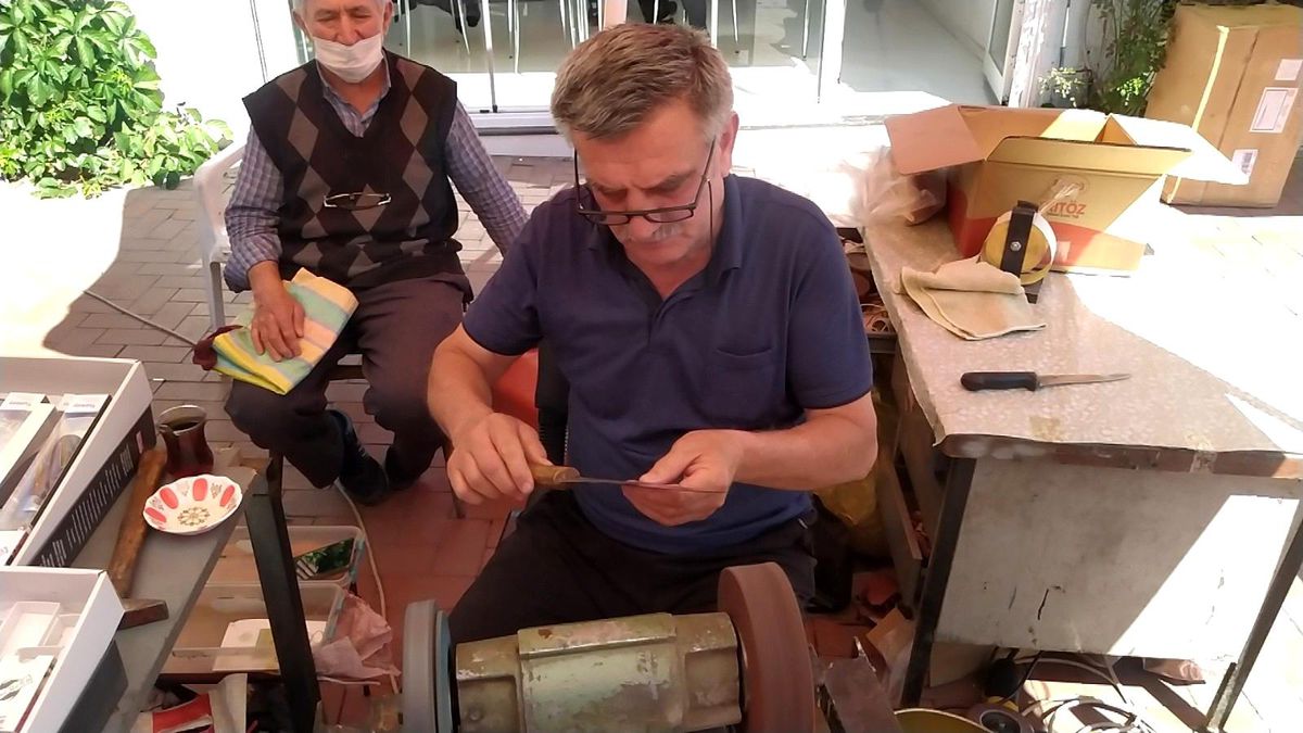 Kurban bıçakları bileniyor