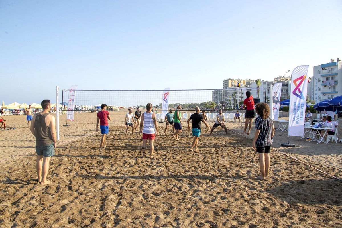 Mersin\'de 2. Siteler Arası Plaj Voleybolu Turnuvası başladı