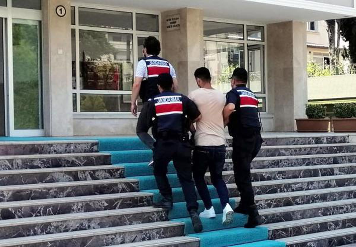 Mersin\'de DEAŞ operasyonuna 4 tutuklama
