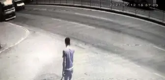 Oğlunun yol kavgasına yardım için giden emekli polis karşı tarafa ateş açtı: 2 yaralı