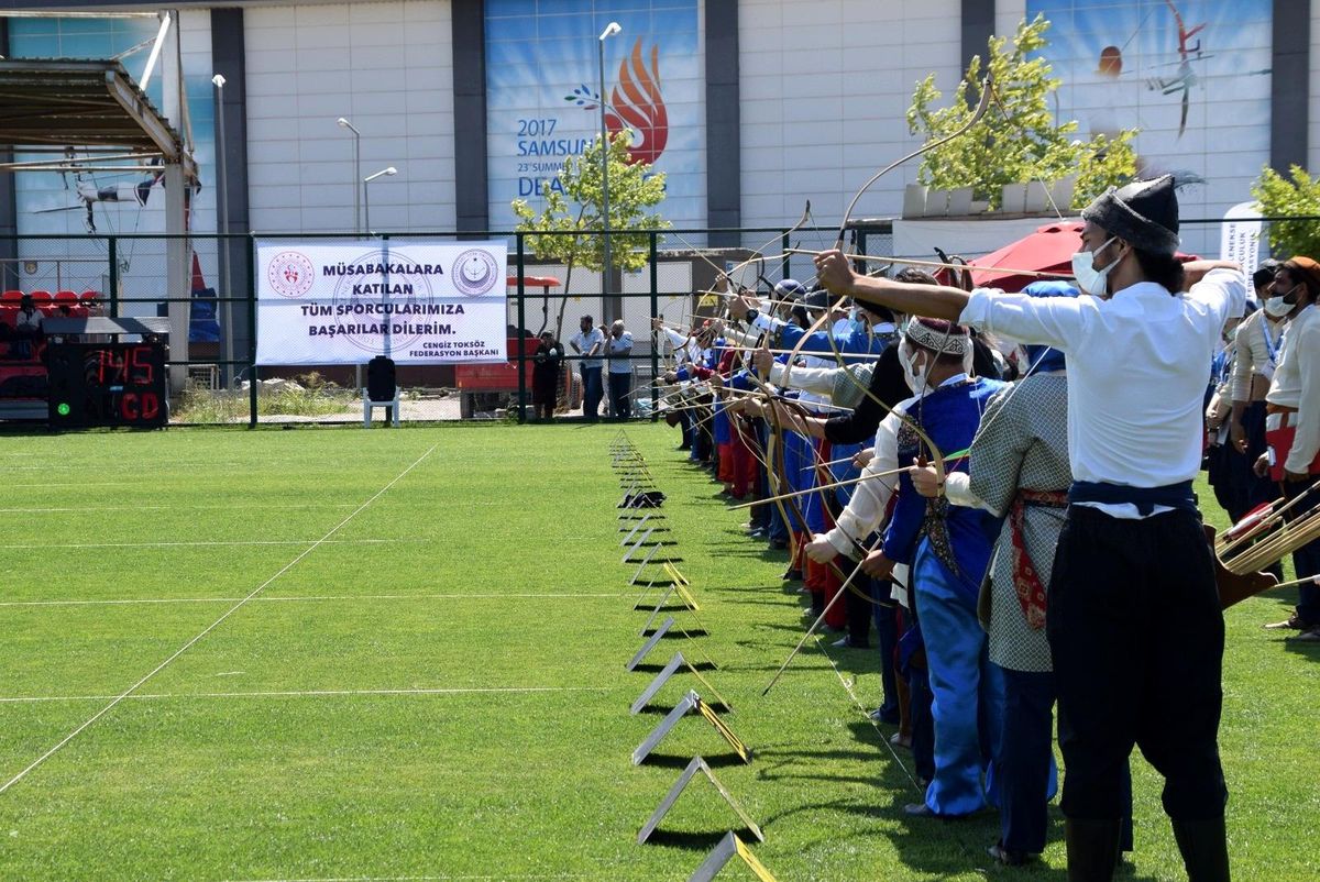 Okçular hedefi 12\'den vurmak için yarıştı