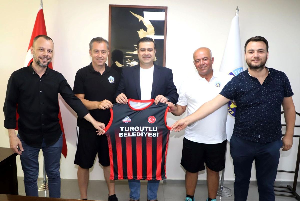 Turgutlu Belediyespor\'da potada çifte imza