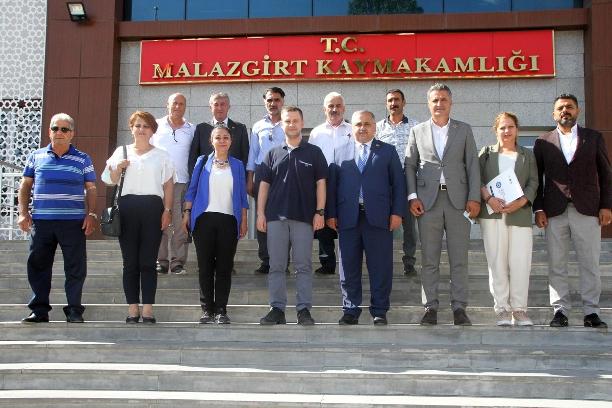 Türkiye Muhtarlar Federasyonu Başkanı Aktürk\'ten Kaymakam Demirer\'e ziyaret