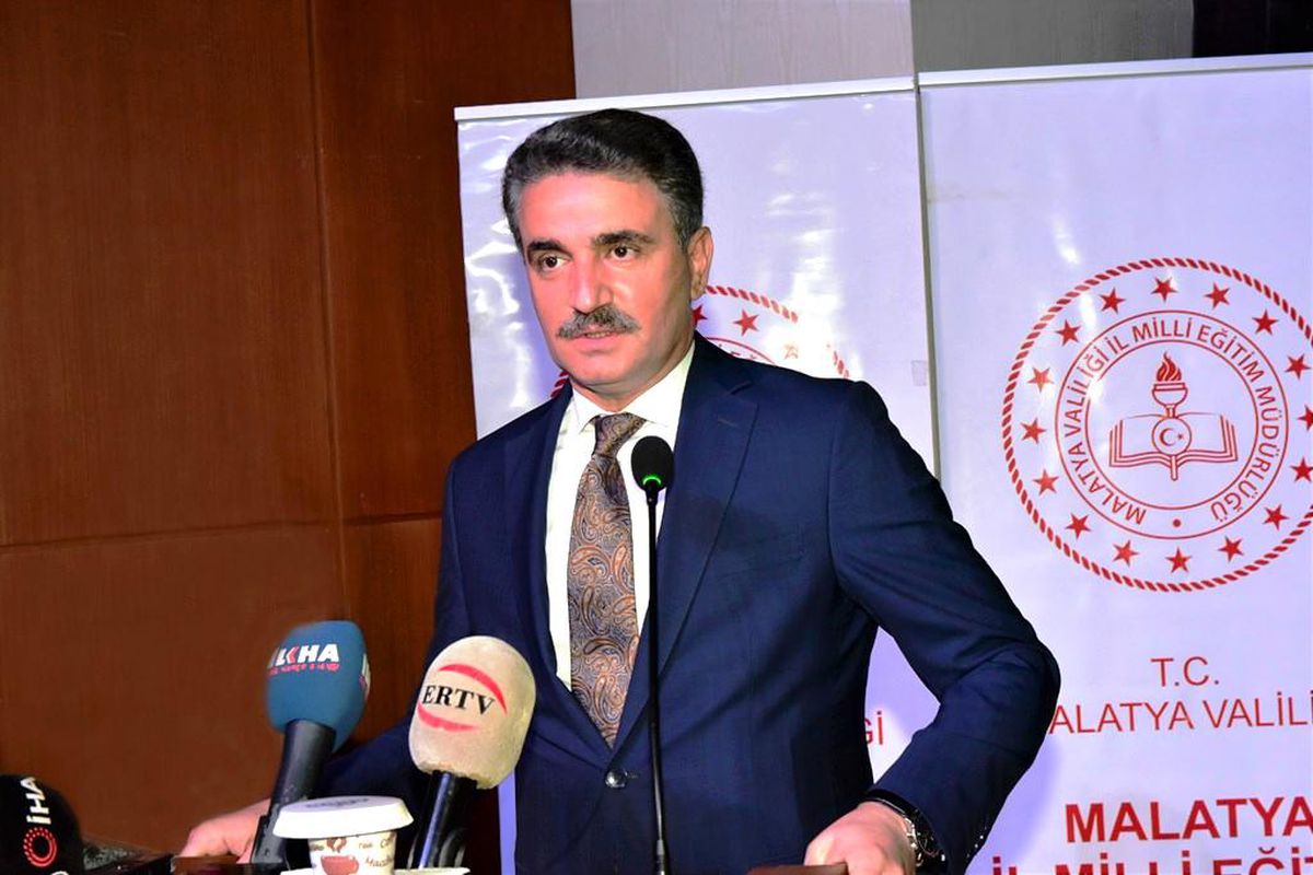 Malatya\'da LGS\'de ilk 100\'e giren öğrenciler ödüllendirdi