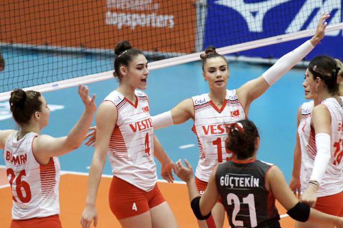 20 Yaş Altı Kız Voleybol Milli Takımı, Ruanda\'ya karşı galip