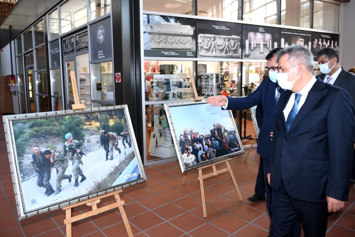 Adana\'da "15 Temmuz" konulu fotoğraf sergisi açıldı