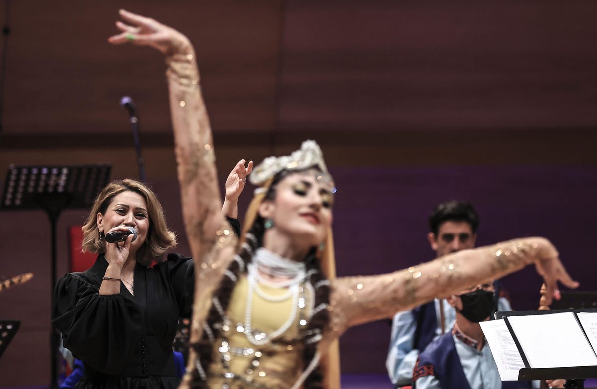 Azerbaycanlı sanatçı Azerin başkentli müzikseverlerle buluştu