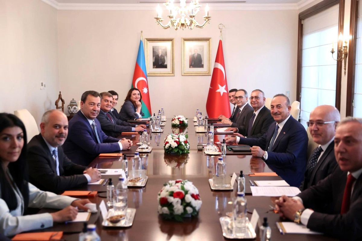 Dışişleri Bakanı Çavuşoğlu, Azerbaycan Milli Meclisi Dışişleri Komitesi Başkanı Seyidov ile bir araya geldi
