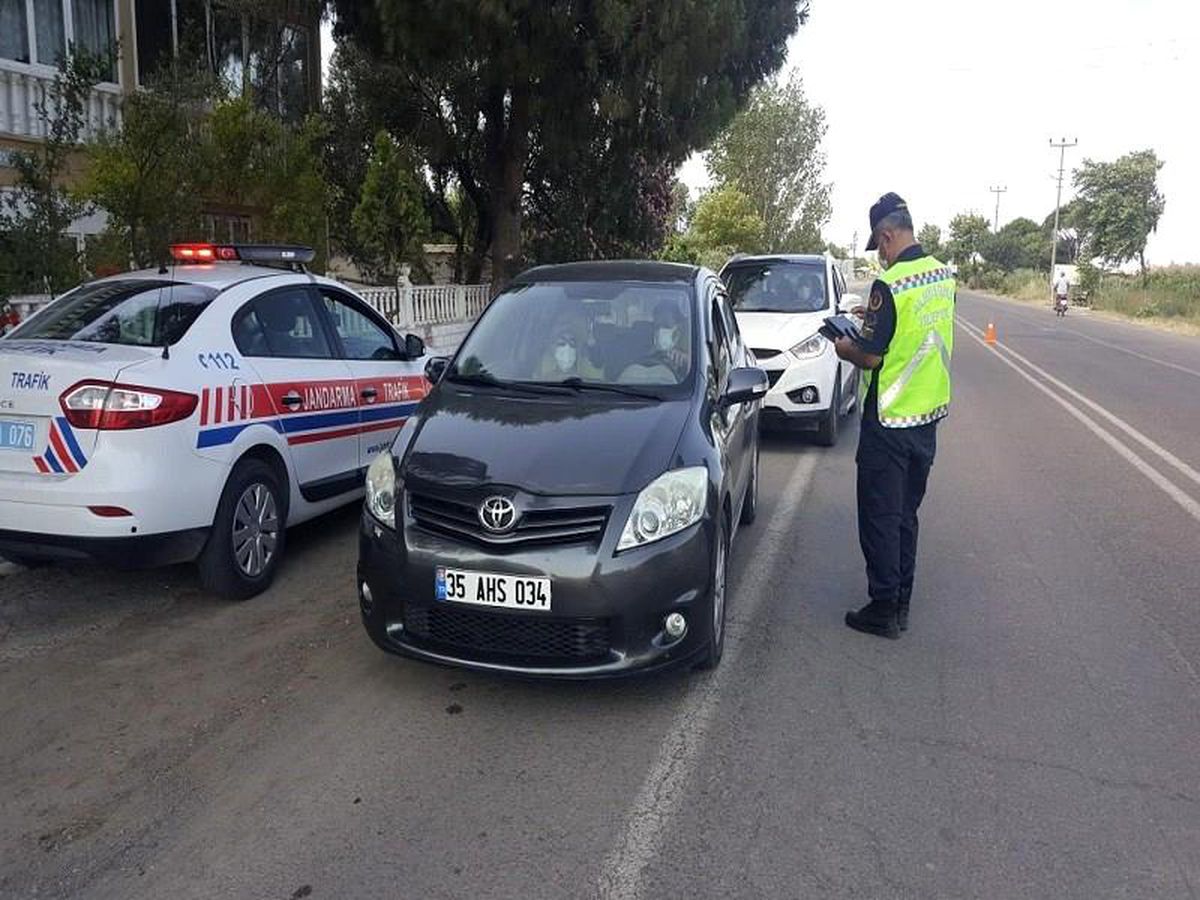 Balıkesir\'de jandarmadan uyuşturucu ve aranan şahıs operasyonu