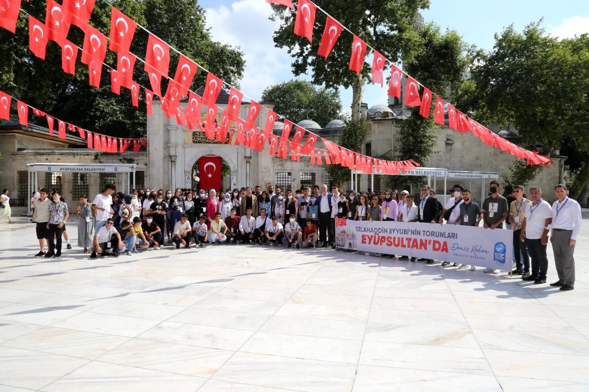 Diyarbakır\'dan gelen 100 öğrenci İstanbul\'u gezdi