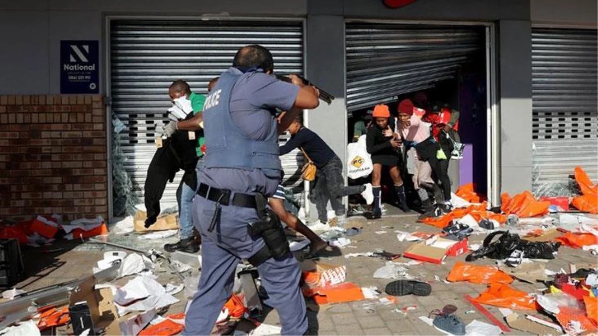 Güney Afrika\'daki şiddet olaylarında hayatını kaybedenlerin sayısı 72\'ye yükseldi