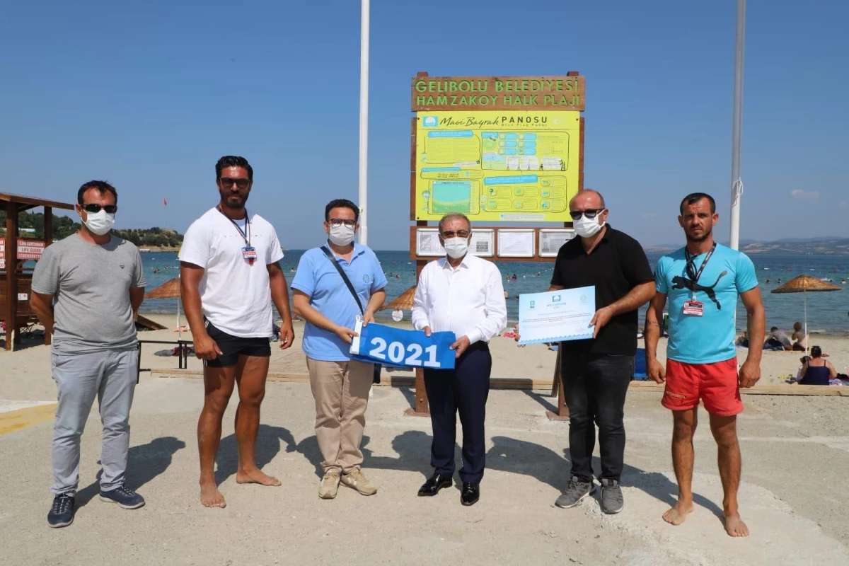 Hamzakoy Halk Plajı\'na 5. kez "Mavi Bayrak" verildi