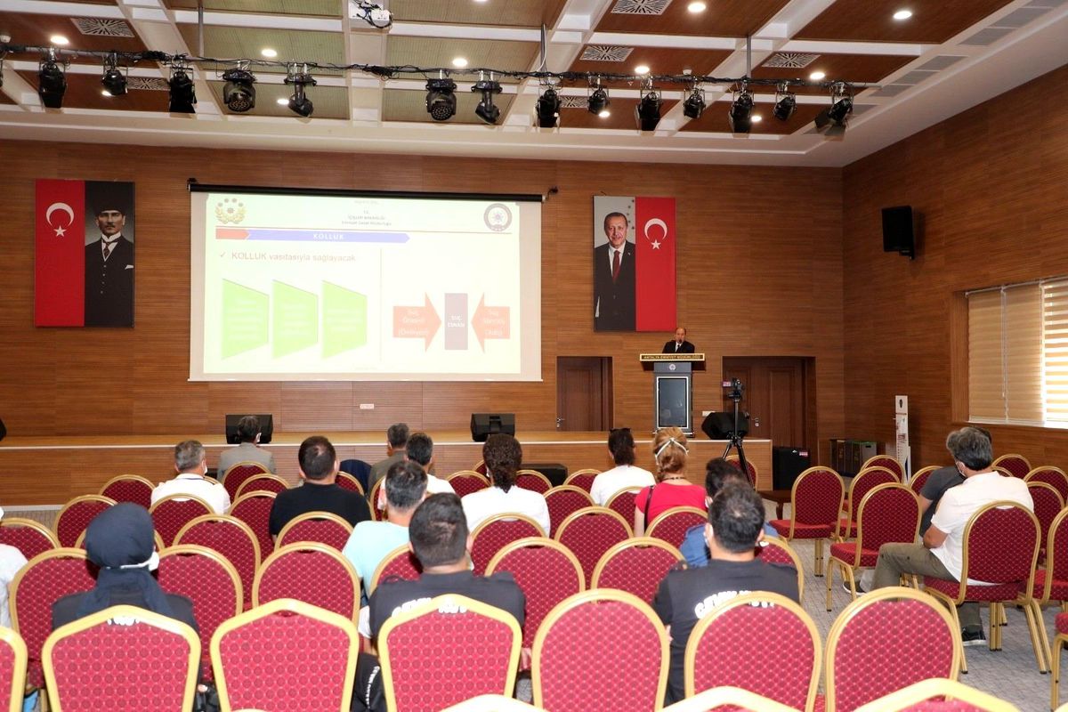Huzurevi sakinlerine trafik eğitimi