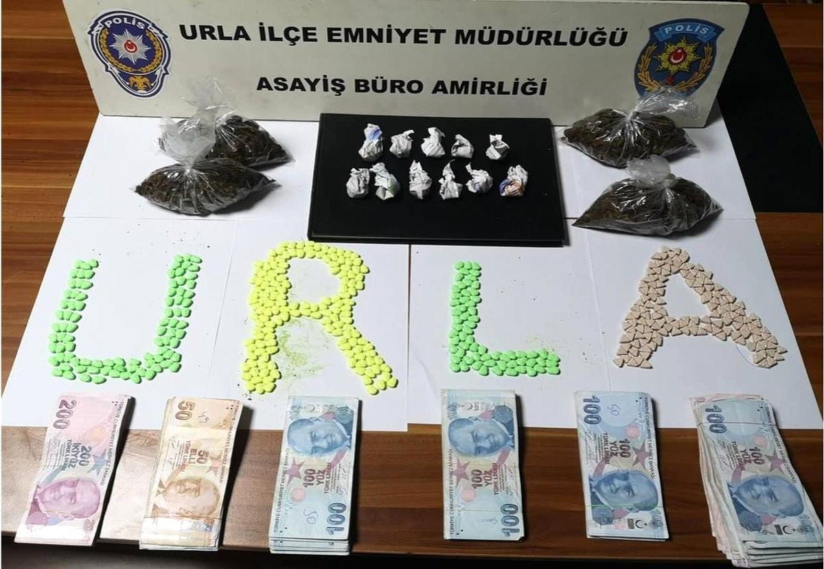 Son dakika: İzmir\'de uyuşturucu operasyonu: 2 gözaltı