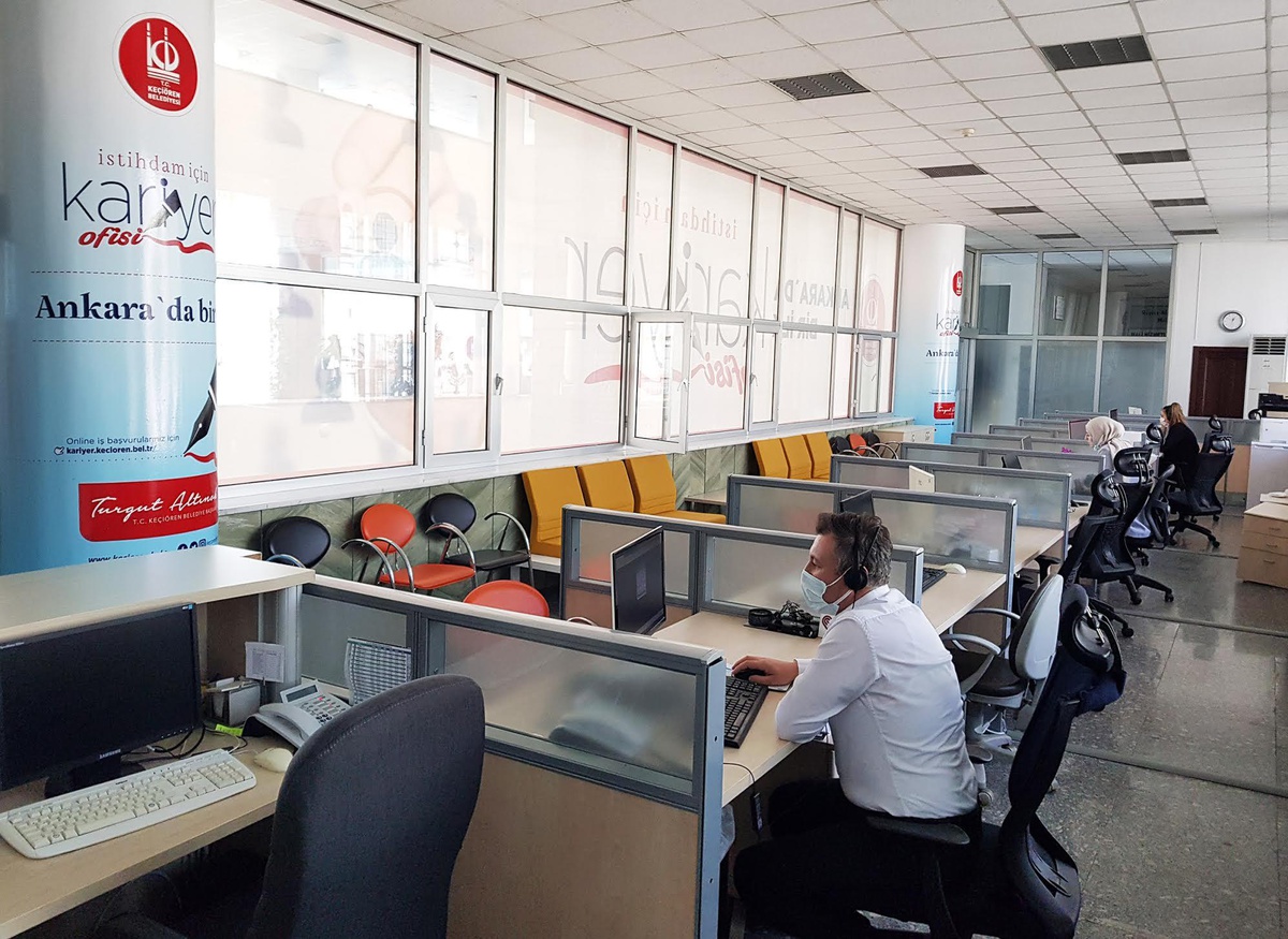 Keçiören Belediye Başkanı, 1001 vatandaşı iş sahibi yaptı