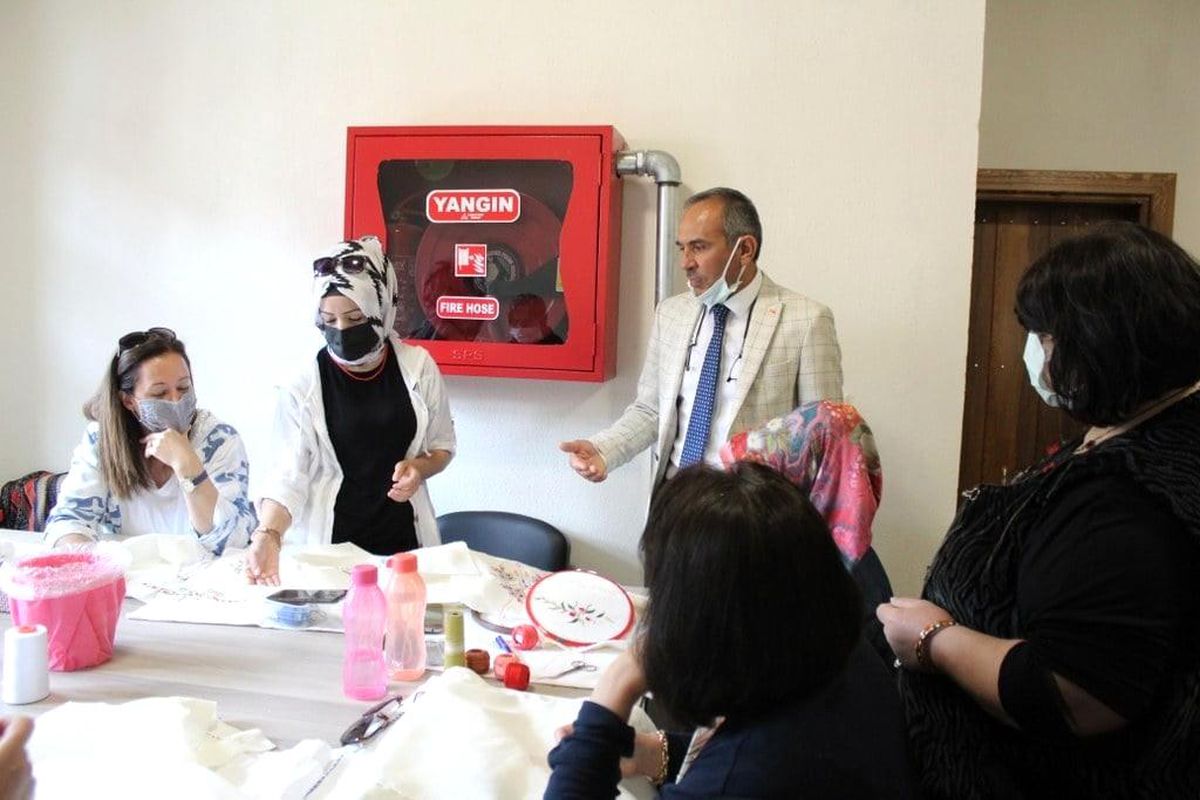 Konakta el sanatları kursları başladı
